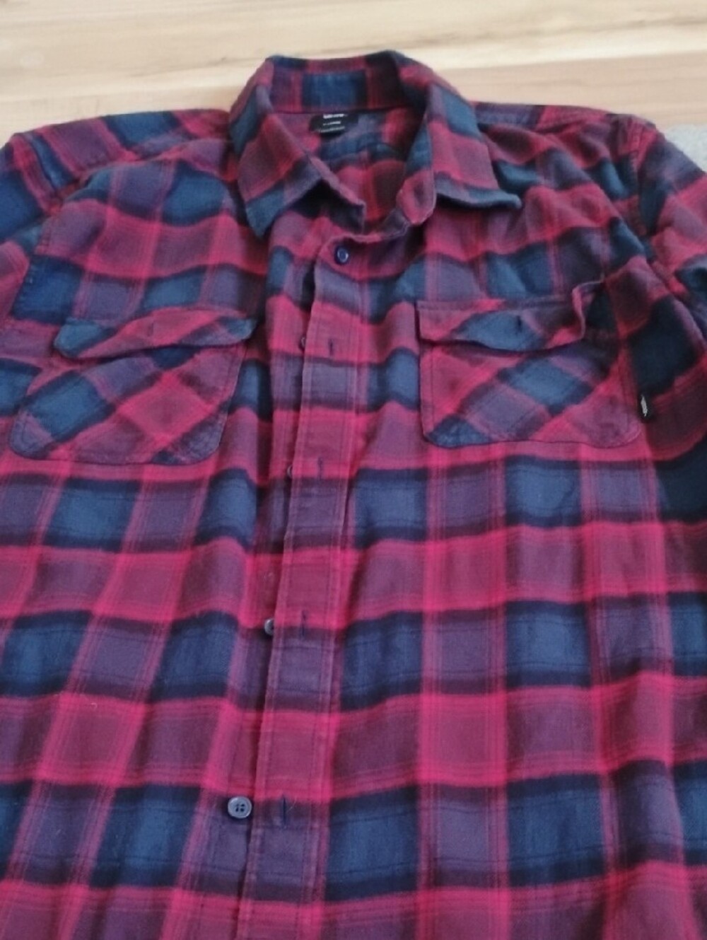 Vans Red and Navy Plaid Flannel Button-Down Shirt. Men's XL. Excellent Conditio - Picture 6 of 8